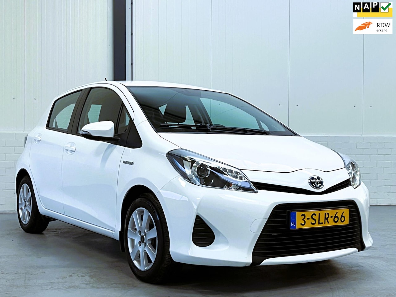 Toyota Yaris - 1.5 Full Hybrid Aspiration Trekhaak|Camera - AutoWereld.nl