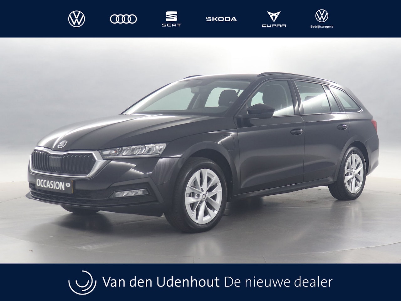 Skoda Octavia Combi - 1.4 TSI iV 204pk PHEV Business Edition DSG / Navigatie / Keyless / Parkeersensoren - AutoWereld.nl