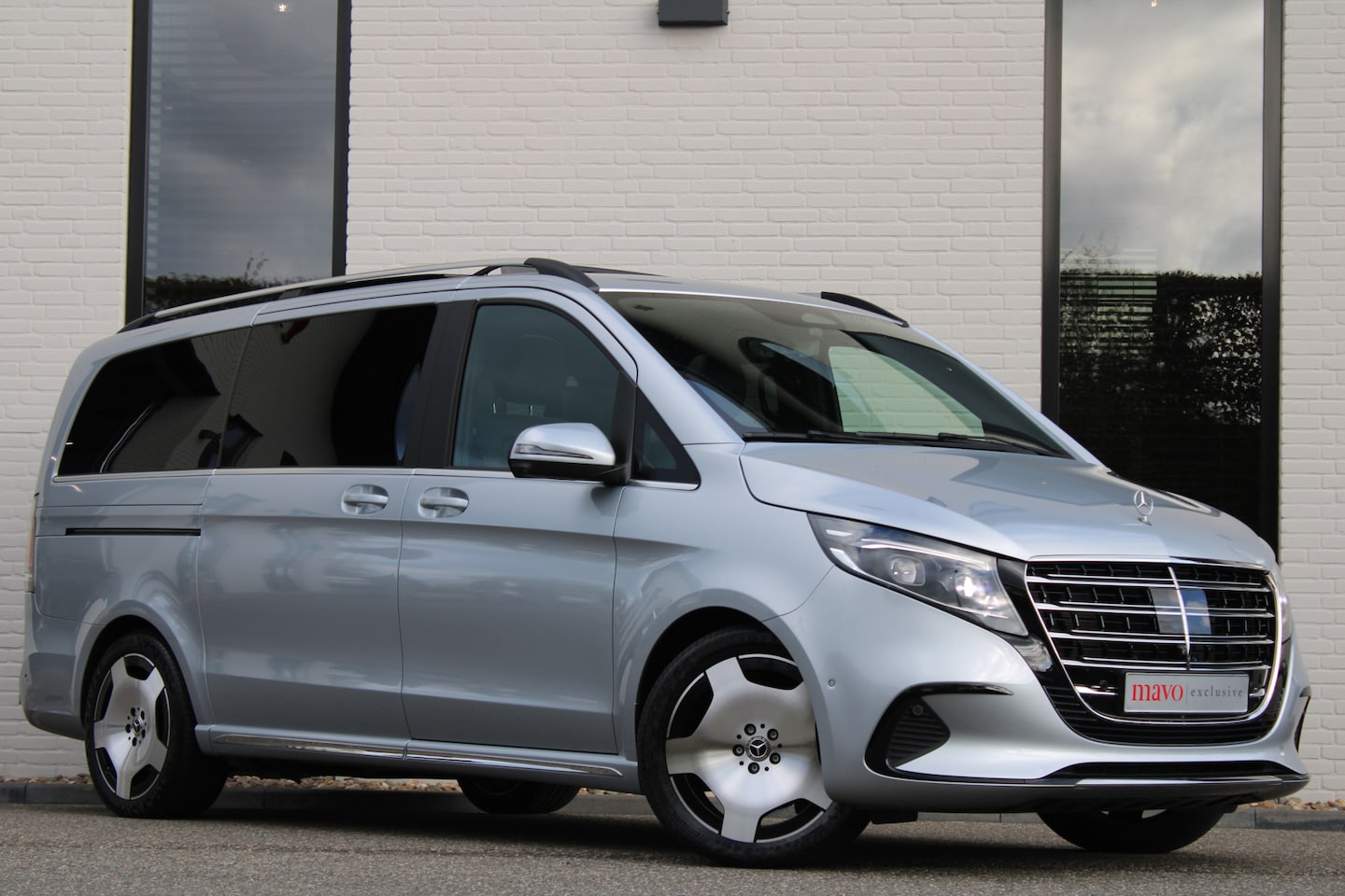 Mercedes-Benz V-klasse - 300d / Exclusive / 6/7-Pers / Luchtv / Pano / INCL BTW-BPM / 2x Elec Schuifd / 360 Cam / B - AutoWereld.nl