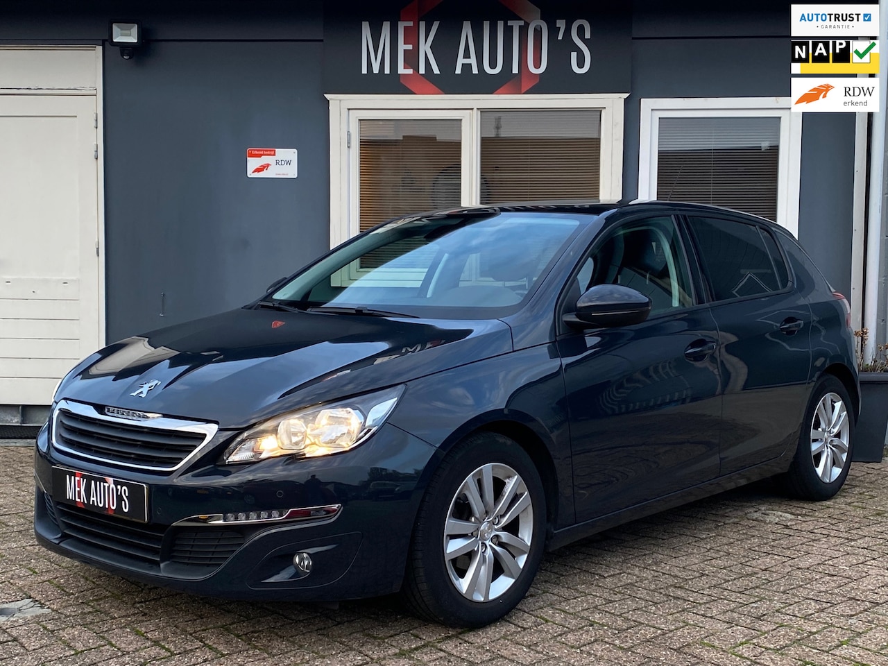 Peugeot 308 - 1.2 PureTech Blue Lion|Pano|Navi|Cruise|Climate| - AutoWereld.nl