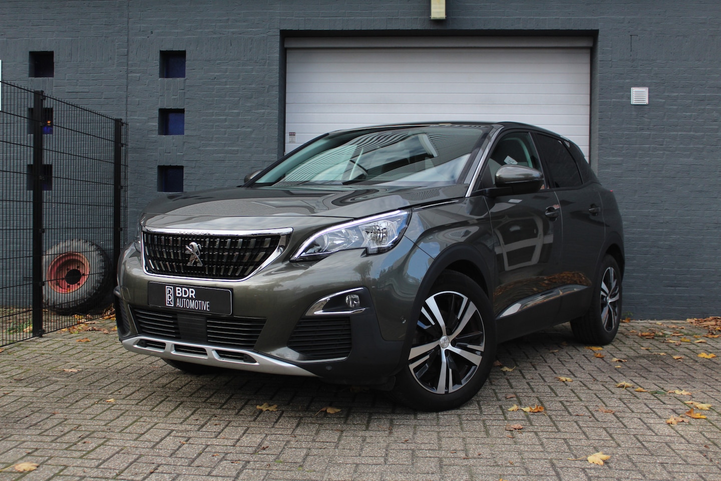 Peugeot 3008 - 1.2 PureTech Allure|PDC|360 Camera|Stoelverwarming - AutoWereld.nl