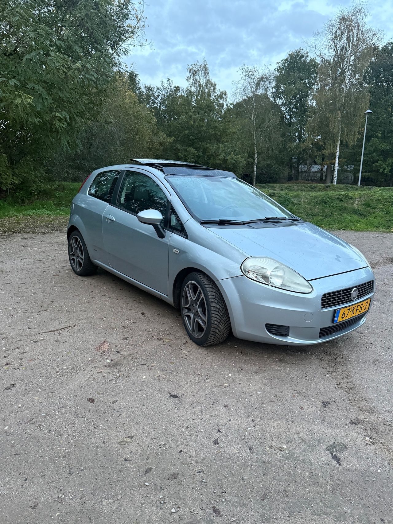 Fiat Grande Punto - 1.4-16V Dynamic apple carplay, panoramadak, nieuwe distributie, turbo vervangen, nieuwe banden - AutoWereld.nl