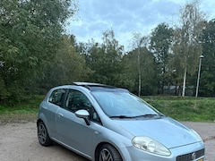 Fiat Grande Punto - 1.4-16V Dynamic apple carplay, panoramadak, nieuwe distributie, turbo vervangen, nieuwe banden