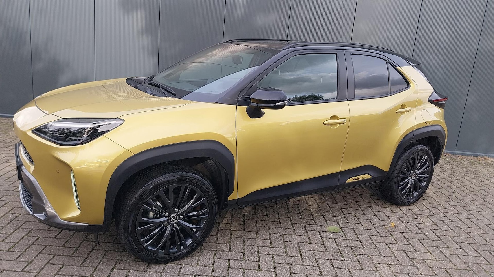 Toyota Yaris Cross - 1.5 Hybrid Adventure//HUD//PANORAMA DAK// TREKHAAK - AutoWereld.nl