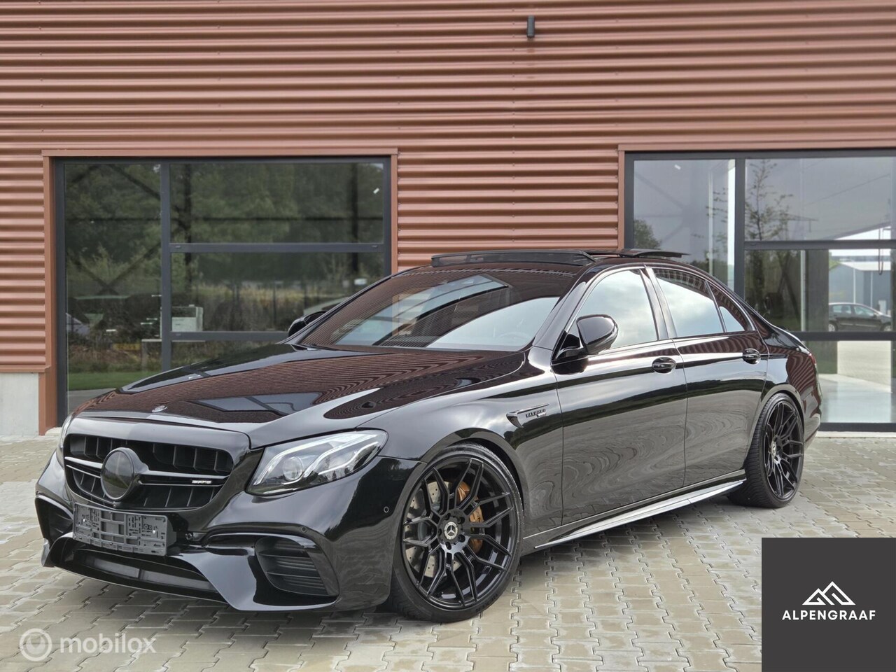 Mercedes-Benz E-klasse - 400 4Matic Prestige Plus E63 AMG |Pano|Luchtvering|Burmester|Stoelkoeling|Massage|Ambient| - AutoWereld.nl