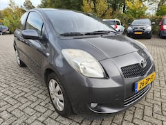 Toyota Yaris - 1.3 16v VVT-i Linea Sol, Airco, APK tot 03-10-2026