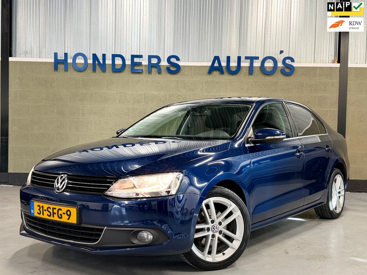 Volkswagen Jetta - 1.2 TSI Comfortline I TREKHAAK I NAVI I PARKEERSENSOR I CRUISECONTROL I NAP I LM VELG I AI - AutoWereld.nl