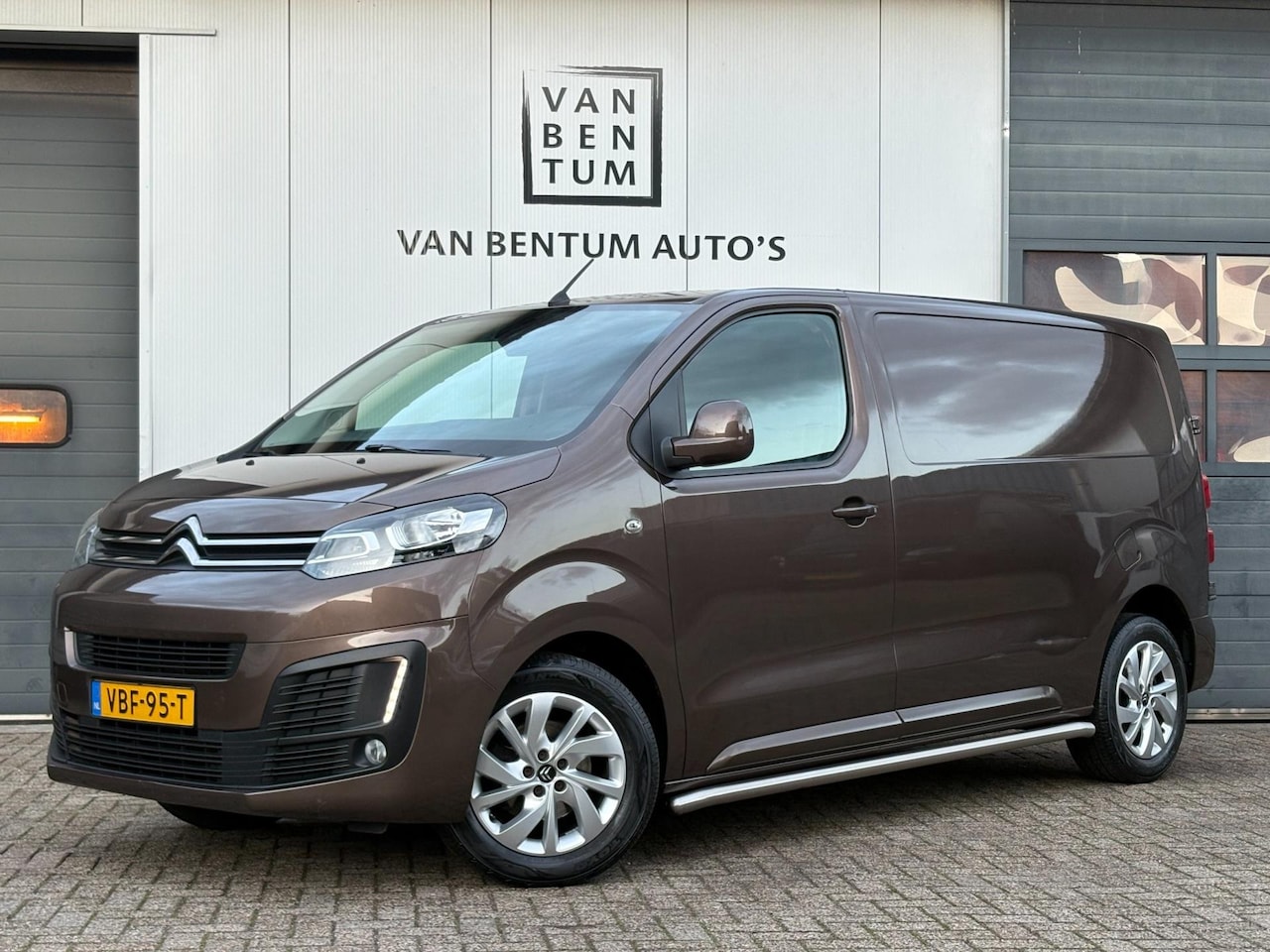 Citroën Jumpy - 2.0 BlueHDI 120pk Navi Airco Cruise 3-pers. Apple Carplay - AutoWereld.nl