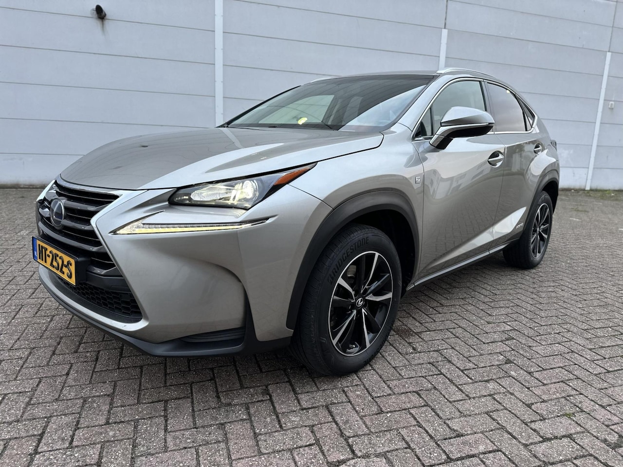 Lexus NX - 300h AWD 25th Edition 300h AWD 25th Edition - AutoWereld.nl