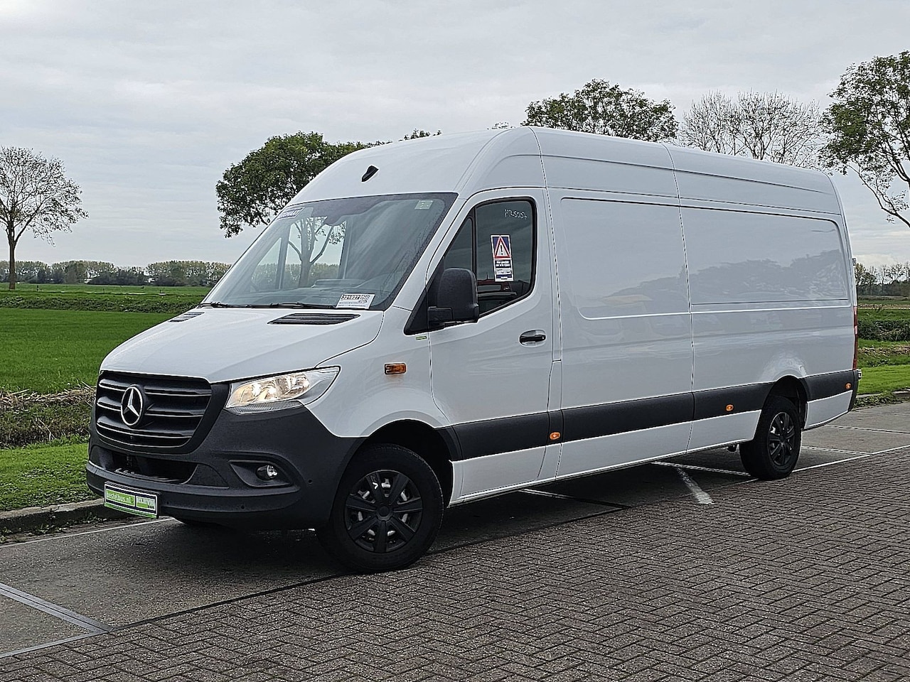 Mercedes-Benz Sprinter - 317 1.9 CDI L3H2 Navi Airco Mbux 360- Gr.-Camera Cruise Euro6 170 PK - AutoWereld.nl