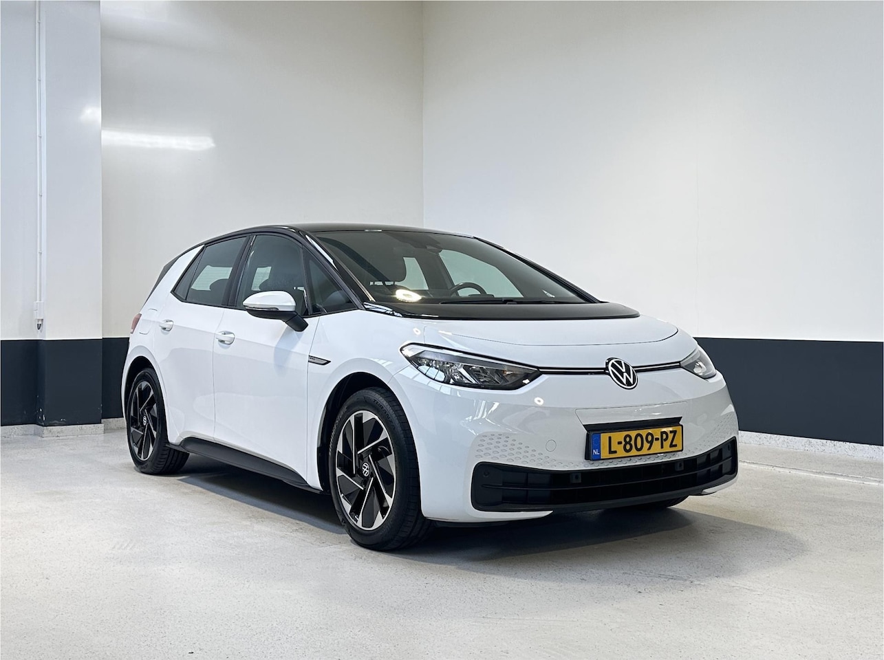 Volkswagen ID.3 - Life 58 kWh | NL | SOH 89% | Apple Carplay/ Android Auto | Navigatie | Trekhaak | PDC | - AutoWereld.nl
