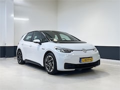 Volkswagen ID.3 - Life 58 kWh | NL | SOH 89% | Apple Carplay/ Android Auto | Navigatie | Trekhaak | PDC |
