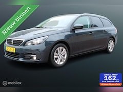Peugeot 308 SW - 1.2 PureTech Blue Lease Executive, Trekhaak, Pano, Pdc voor + achter, App connect, Navi, C