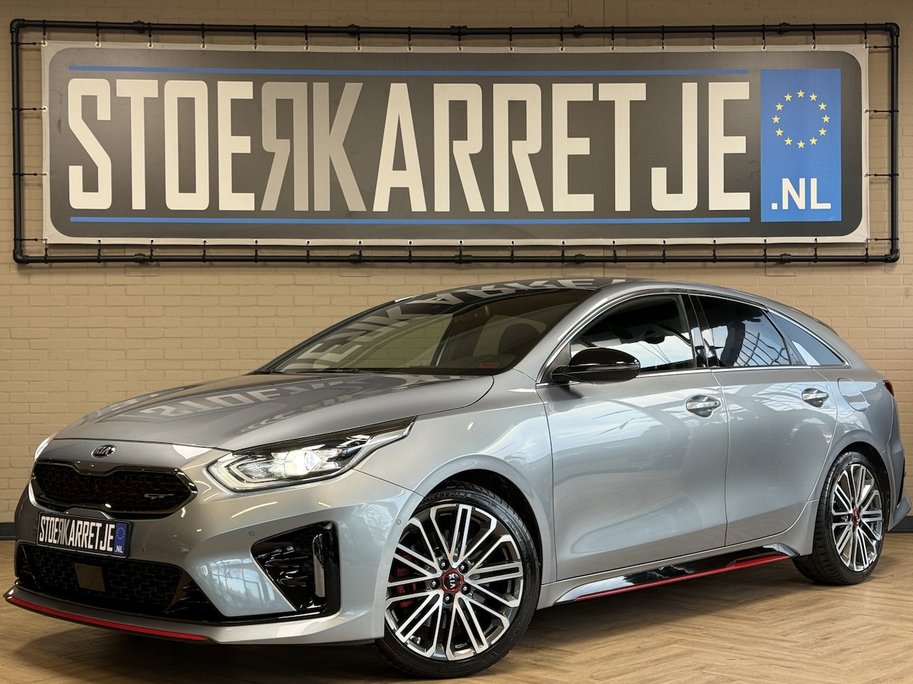 Kia Pro cee'd - 1.6 T-GDI GT 205pk | Groot Navi | 18" | JBL | ACC | Blindspot | Camera | Perfect onderhoud - AutoWereld.nl