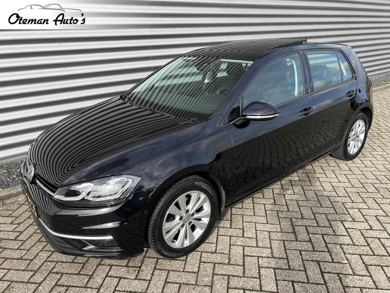 Volkswagen Golf - 1.0 TSI 7,5 Panorama Leder Led Trekhaak Camera - AutoWereld.nl