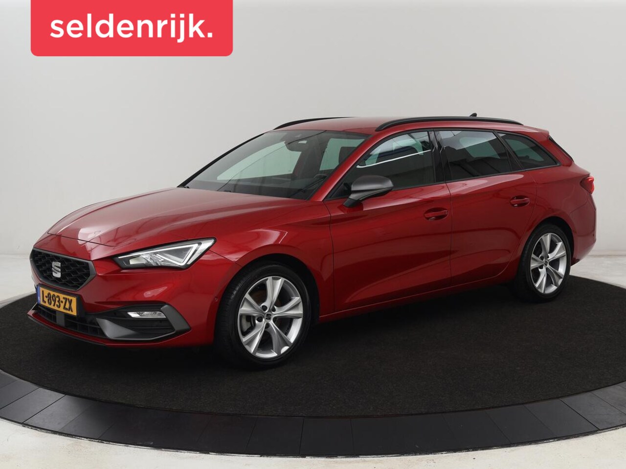 SEAT Leon - 1.5 TSI FR Business Intense | Trekhaak | Carplay | Adaptive cruise | Navigatie | Sportstoe - AutoWereld.nl