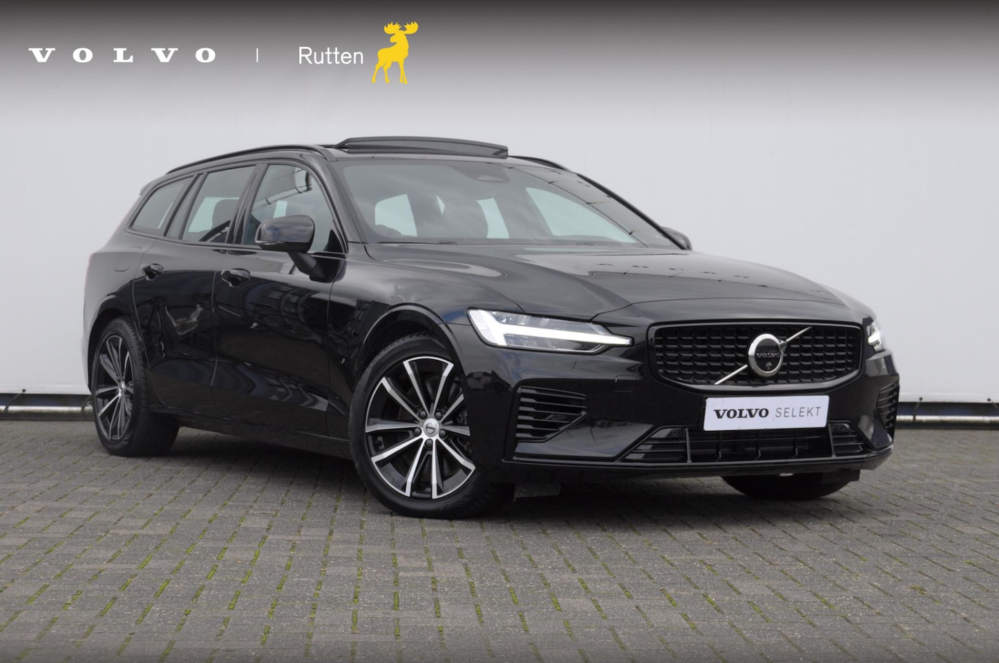 Volvo V60 - T6 350PK Automaat AWD Plus Dark / Adaptive cruise control / Elektrische stoelen / Harman K - AutoWereld.nl
