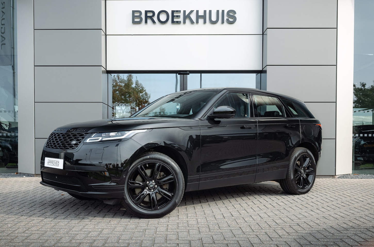 Land Rover Range Rover Velar - P400e S | Pano | 20 Inch | 360gr Camera | Black Pack | Verwarmd Stuurwiel - AutoWereld.nl