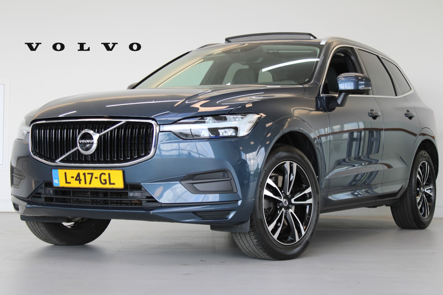 Volvo XC60 - B5 250PK Momentum Exclusive | 19'' | Panoramadak | Head-up | H&K Audio | Stoel verw. | Ach - AutoWereld.nl