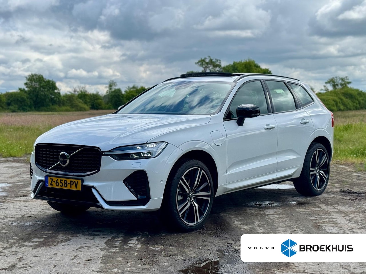 Volvo XC60 - 2.0 T6 Plug-in hybrid AWD Ultimate Dark | Head-Up Display | Stoel & stuurwielverwarming | - AutoWereld.nl