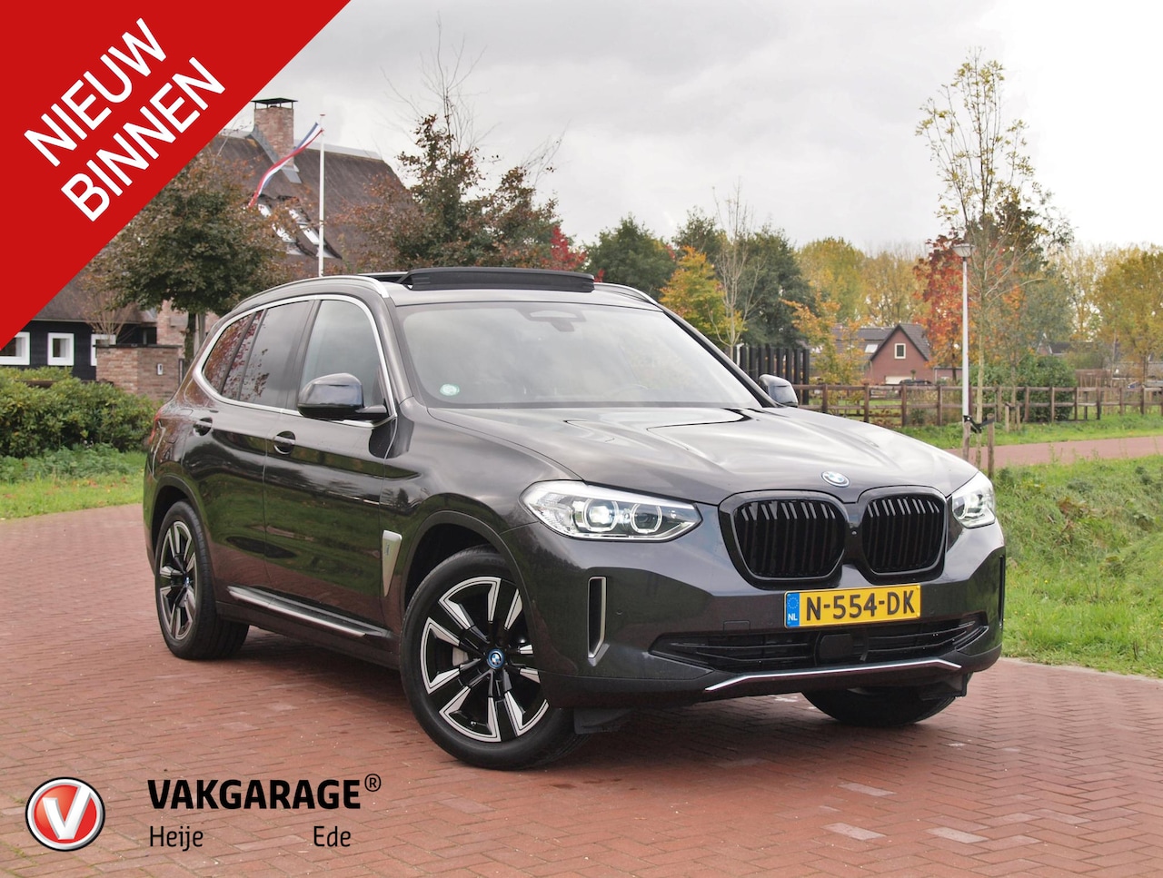 BMW iX3 - Executive 80 kWh | Panoramadak | Camera | Trekhaak | Sfeerverlichting | Apple Carplay | - AutoWereld.nl