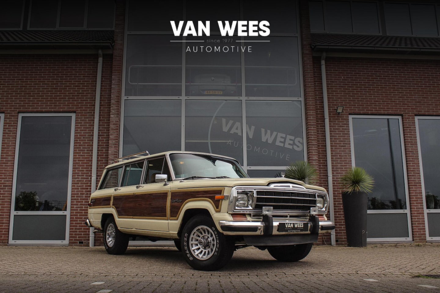 Jeep Wagoneer - 5.9 V8 Limited Wagon | Origineel | 1979 | Dakraam | Jensen Audio | Elektr stoelen | Mistla - AutoWereld.nl