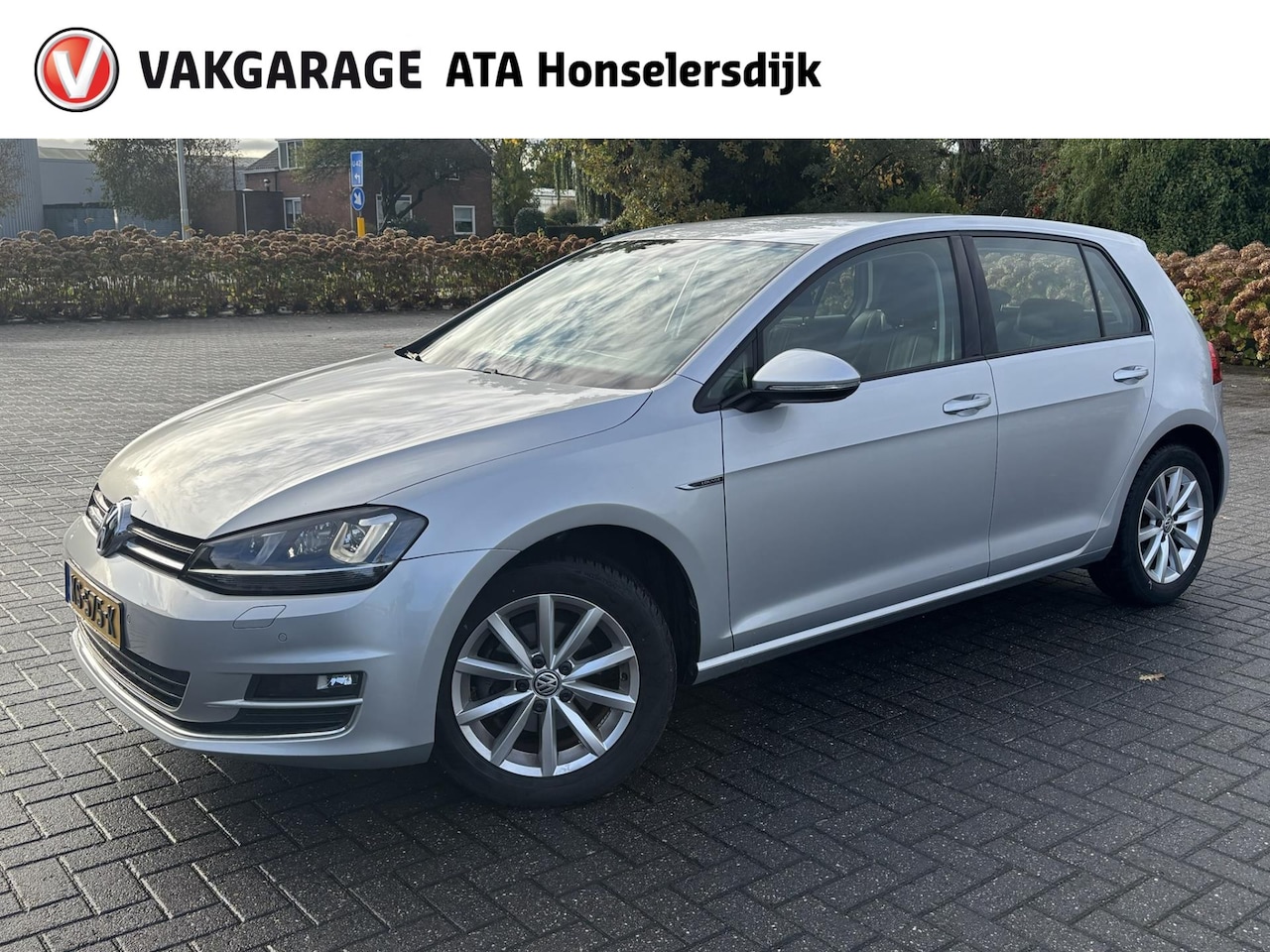 Volkswagen Golf - 1.2 TSI Business Edition Connected R | Automaat | Climate control | Cruise control | Bluet - AutoWereld.nl