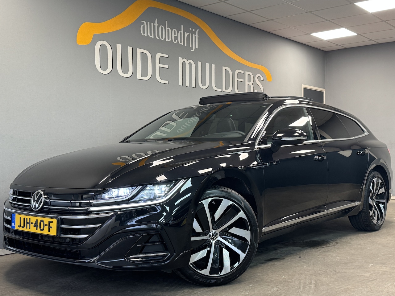 Volkswagen Arteon Shooting Brake - 1.4 R-Line/Leder/Panoramadak/360 Camera/Trekhaak - AutoWereld.nl