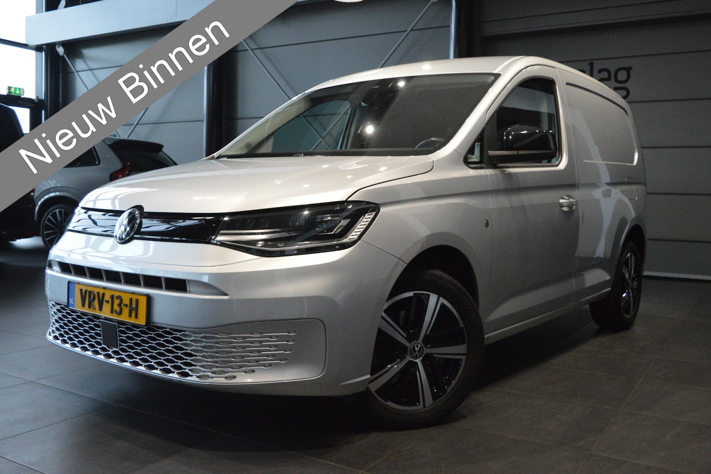 Volkswagen Caddy Cargo - 2.0 TDI Exclusive carplay pdc trekhaak 17 inch !! - AutoWereld.nl