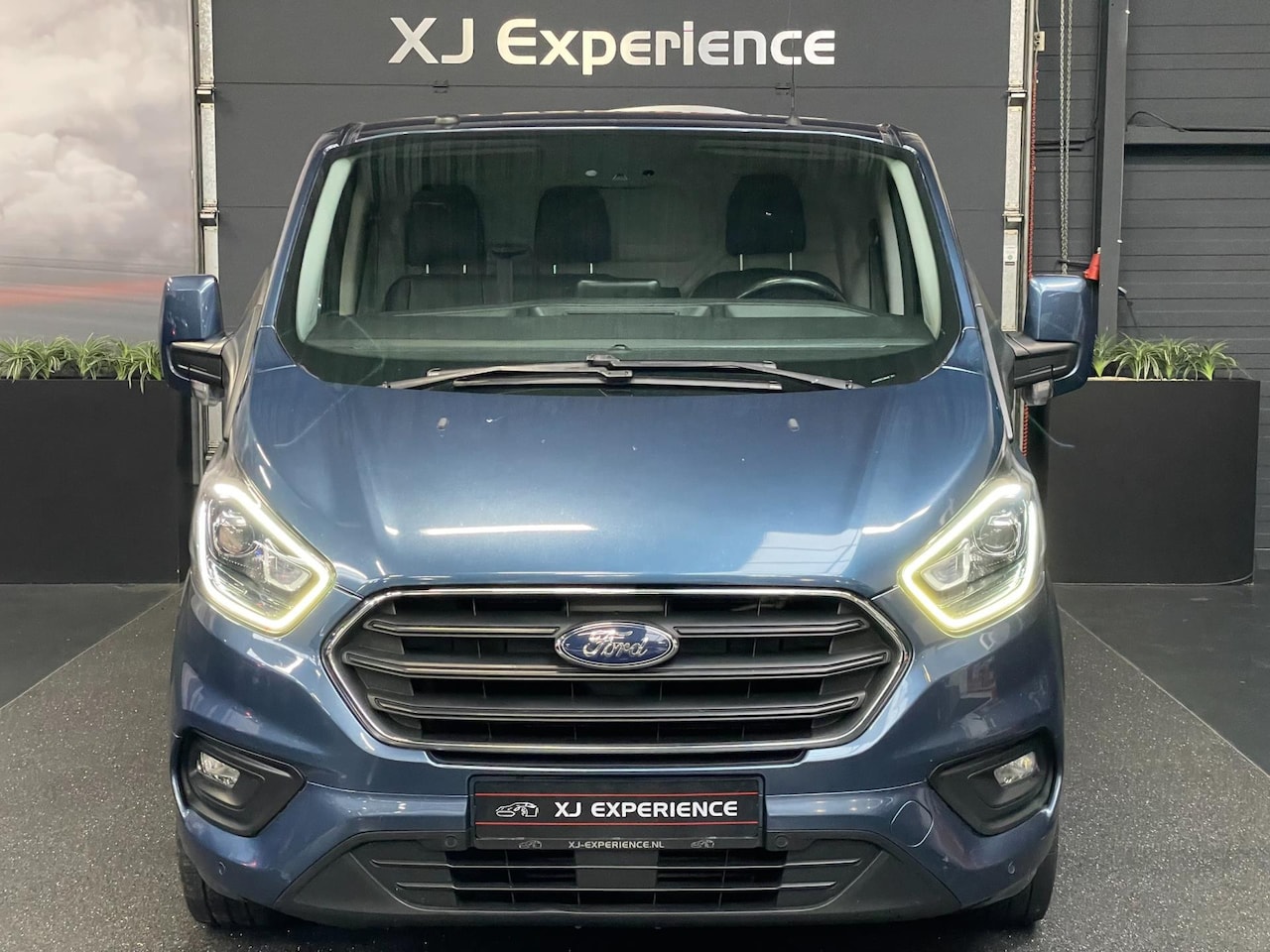 Ford Transit Custom - 300 2.0 TDCI L2H1 Limited NAVI LEER AUTOM - AutoWereld.nl