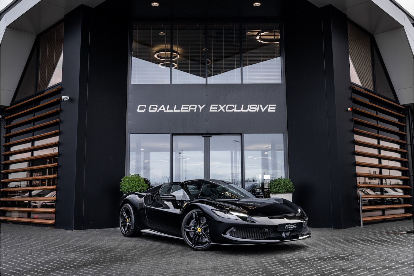 Ferrari 296 GTS - 3.0 V6 - Daytona Racing Seats | Lift  | Passenger Display | Carbon | JBL - AutoWereld.nl