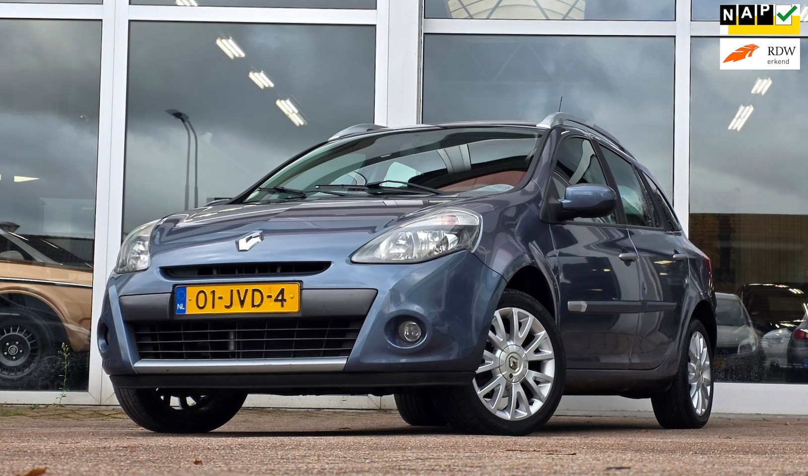Renault Clio Estate - 1.6i 16V Dynamique Automaat 2e Eigenaar CruiseControl Navi - AutoWereld.nl