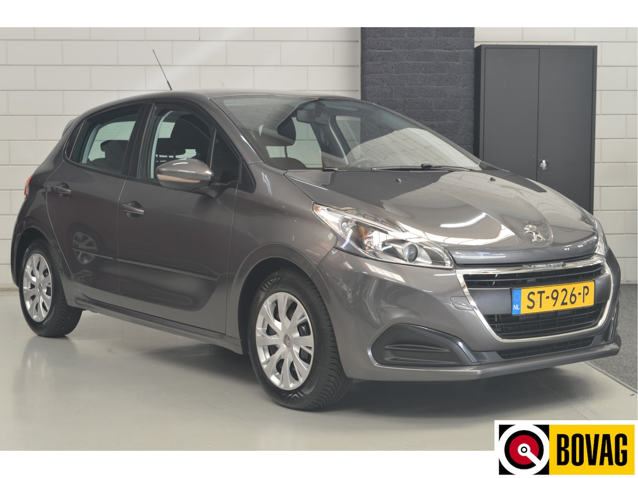 Peugeot 208 - 1.2 PureTech Active // 42.000 km // AIRCO // CRUISE CONTROLE // CARPLAY // DEALER ONDERHOU - AutoWereld.nl