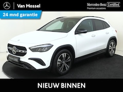 Mercedes-Benz GLA-Klasse - 180 Star Edition Luxury Line Panoramadak / Keyless / Parkeercamera / Privacy Glass / Sfeer