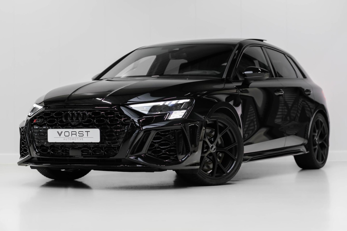 Audi RS3 - 2.5 TFSI quattro HUD Pano B&O PPF Massage - AutoWereld.nl