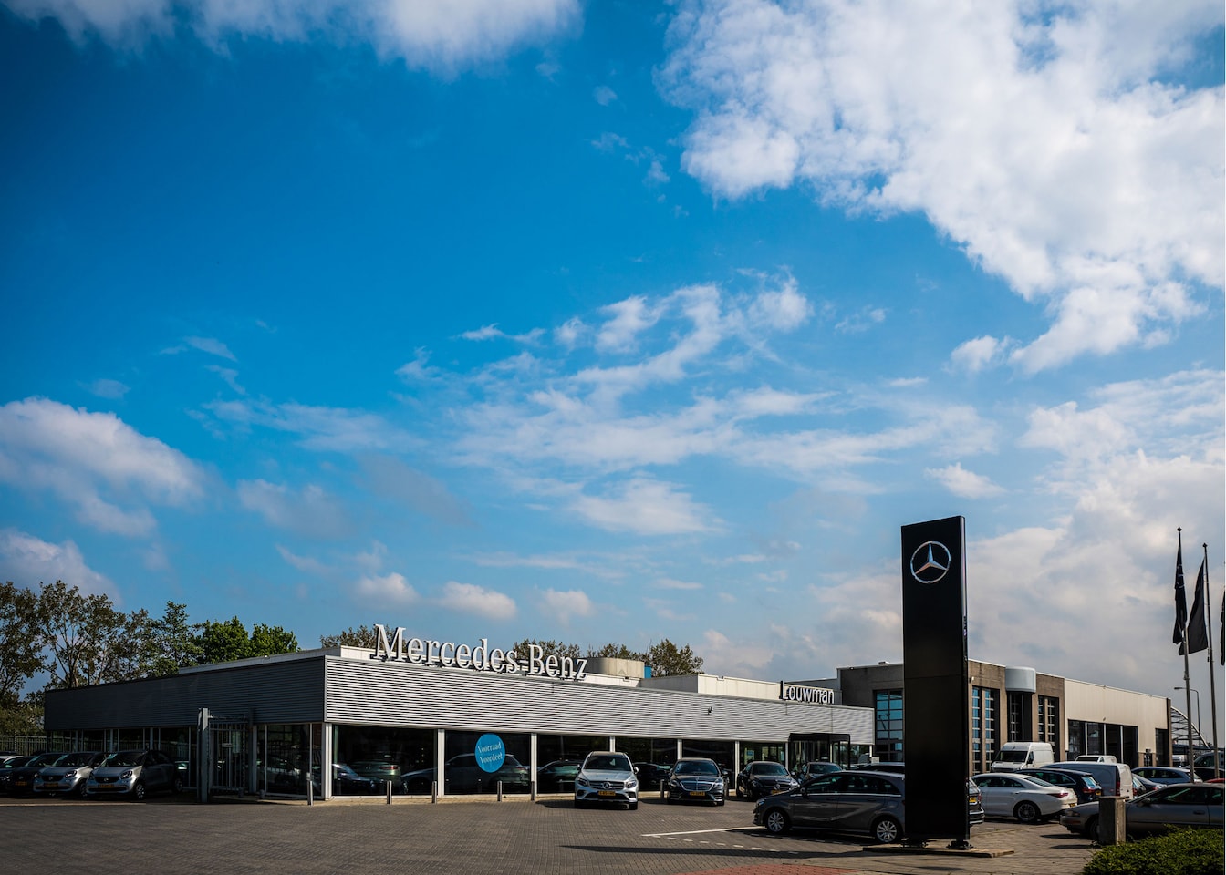 Mercedes-Benz CLE Coupé - 300 e AMG Plug-In Hybride AMG Line | Night Pakket | Digilat Light | Burmester® | Distronic - AutoWereld.nl