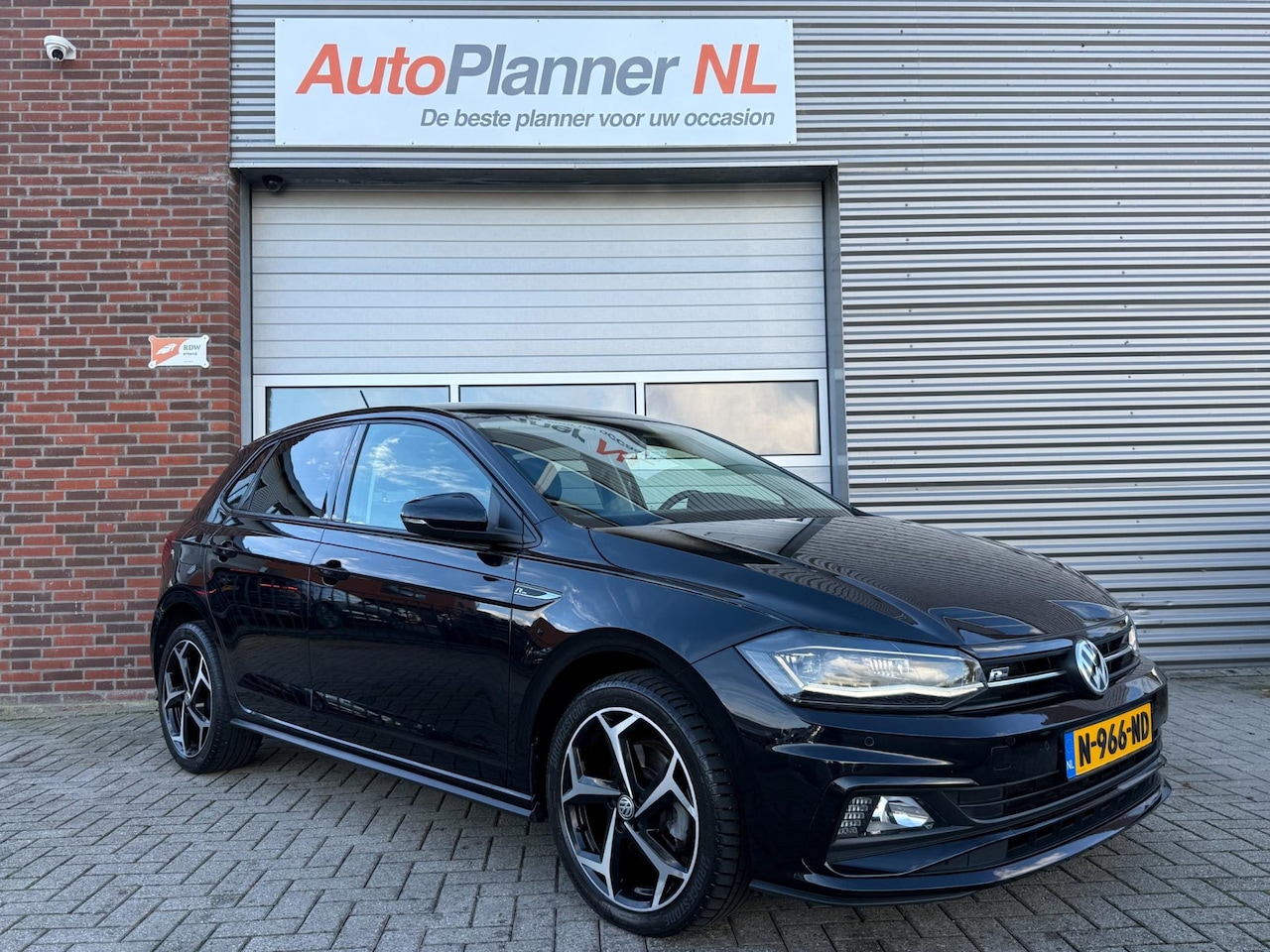 Volkswagen Polo - 1.6 TDI R-line! Camera! Clima! Navi! Virtual! - AutoWereld.nl