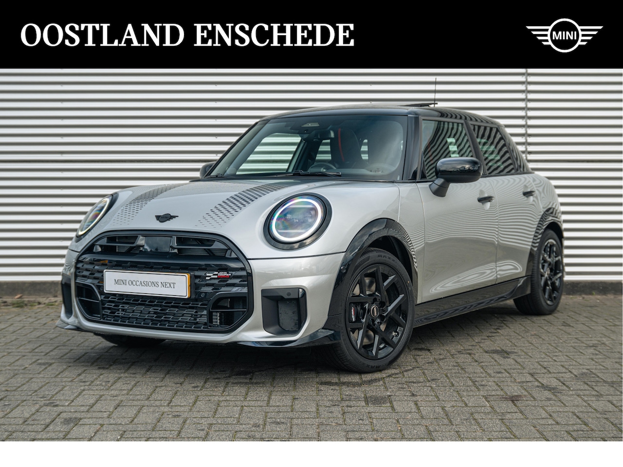 MINI Cooper - Hatchback C Automaat / John Cooper Works / Pakket M / 17" JCW Sprint Spoke black - AutoWereld.nl