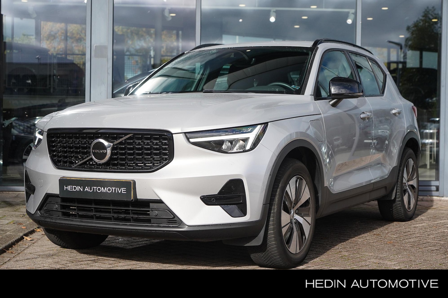 Volvo XC40 - 1.5 T4 Plug-in hybrid Plus Dark | Stuur & Stoelverwarming | Pilot Assist | Elektrische Ach - AutoWereld.nl
