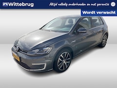 Volkswagen e-Golf - E-DITION / Digitaal dashboard / Navigatie / Stoelverwarming / Camera / Parkeersensoren V+A