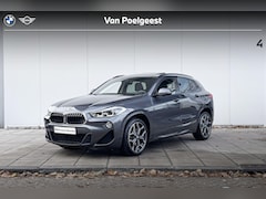 BMW X2 - sDrive20i Executive M-Sport, Panoramadak, 19'' lichtmetalen velgen, Getint glas, Sportstoe