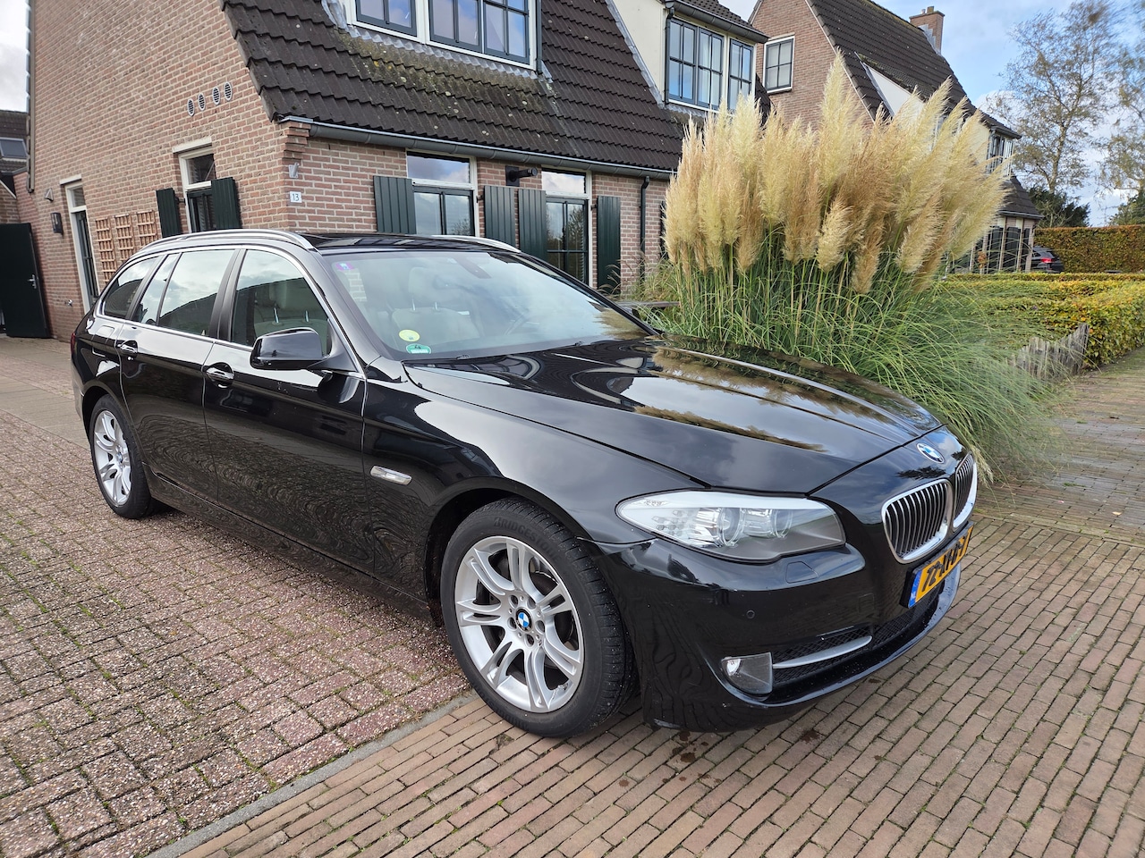 BMW 5-serie Touring - 525d High Executive M Sport Panorama dak - AutoWereld.nl