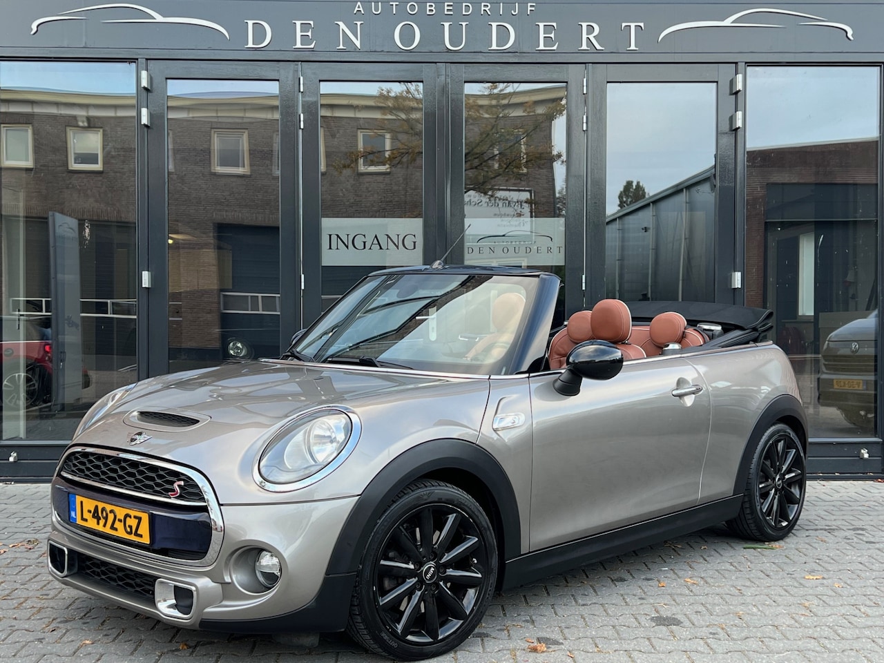 MINI Cabrio - Mini 2.0 Cooper S Chili AUT. HARMAN KARDON / NAVI / CHESTER - AutoWereld.nl