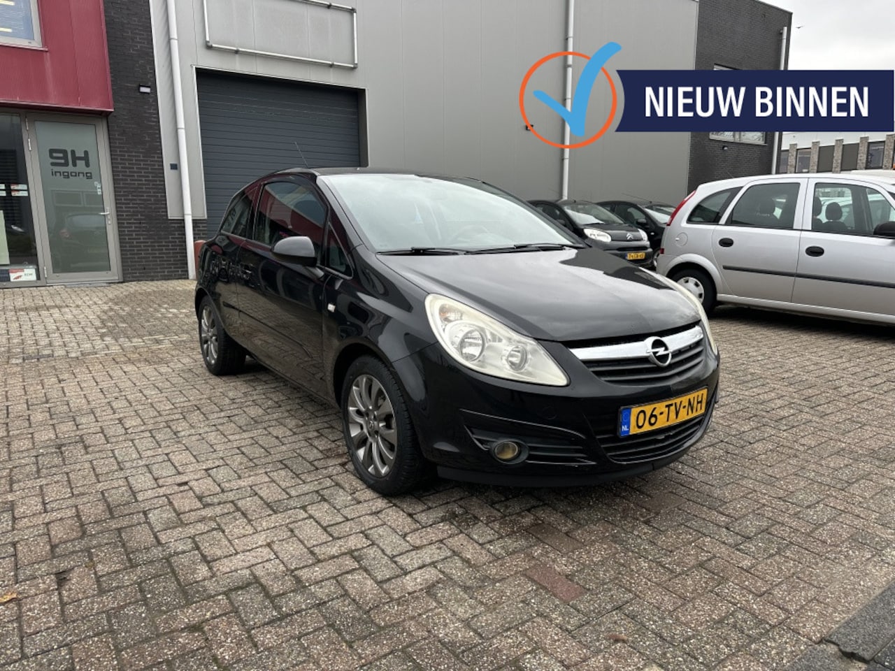 Opel Corsa - 1.4-16V Enjoy Airco Nw APK Goed Onderhouden! - AutoWereld.nl