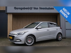 Hyundai i20 - 1.0 T-GDI 100pk 5Drs Comfort 17inch LM Navi LED A-Camera Clima DAB *NL auto* Sportief 1302