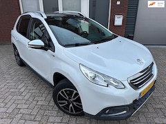 Peugeot 2008 - 1.2 PureTech Style / Pano / Navi / PDC / Cruise / NAP