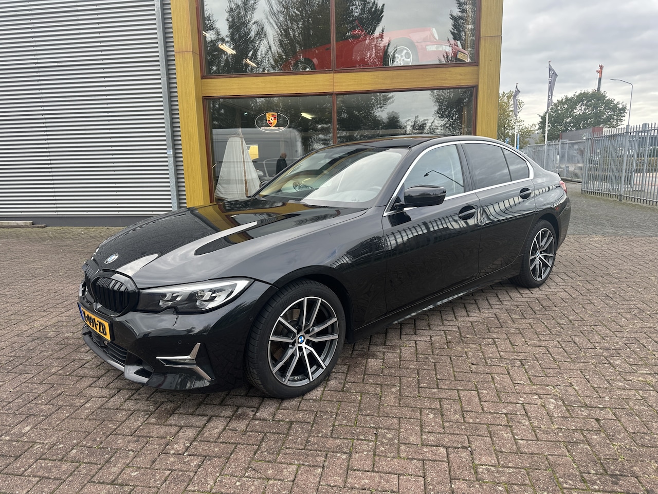 BMW 3-serie - 320i xDrive High Executive 320i xDrive High Executive - AutoWereld.nl