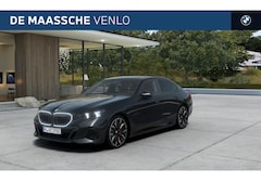 BMW 5-serie - 530e M Sport Automaat / Panoramadak / Stoelventilatie / Bowers & Wilkins / Comfort Access
