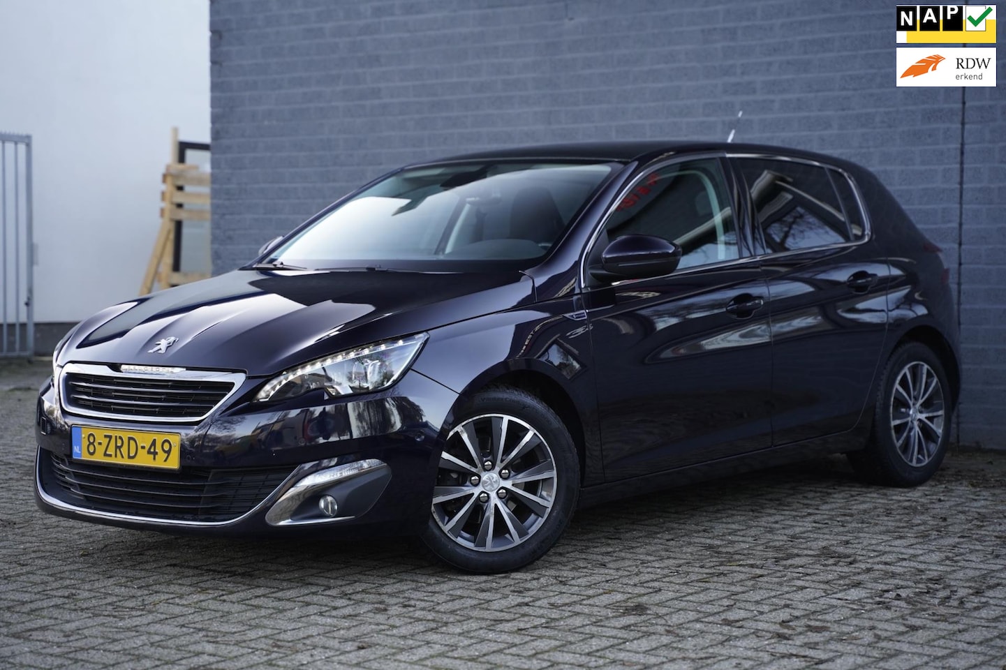 Peugeot 308 - 1.2 PureTech Premium 130pk Panoramadak Navigatie - AutoWereld.nl