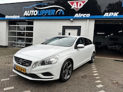 Volvo V60 - 1.6 T3 R-Design /Nieuwe apk bij aflevering/Lm velgen all season banden/trekhaak